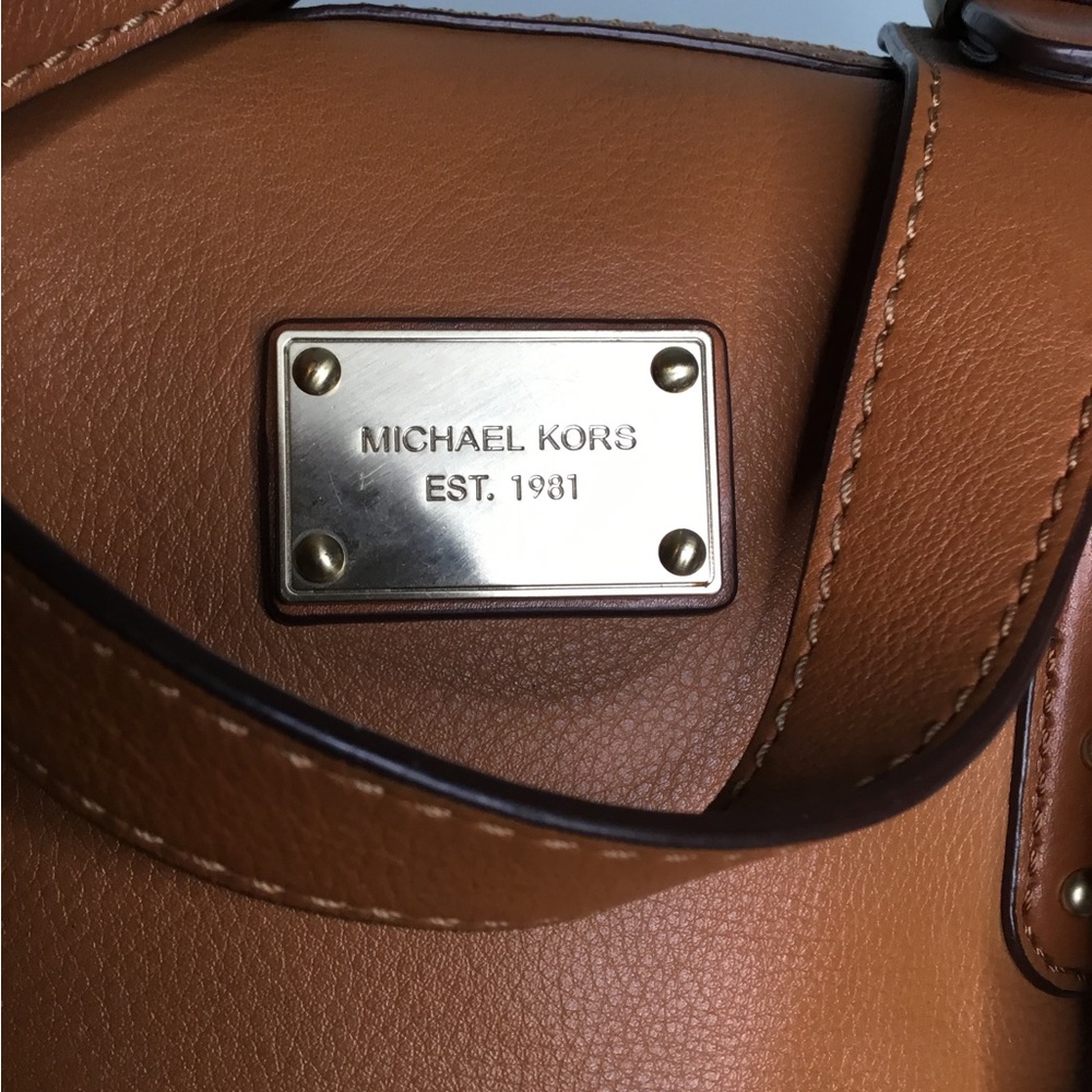 Michael Kors Brown and Gold Leather Satchel with Elegant Design - Picture 9 of 9